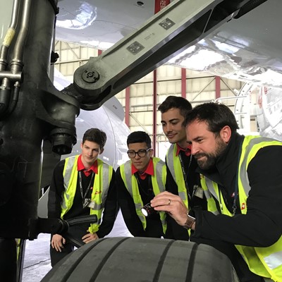 SWISS Training aircraft engineers