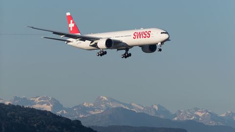 Summer holiday season SWISS improves punctuality while transporting more passengers