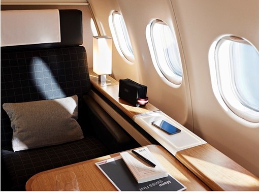 Les sièges de la Classe First du premier Airbus A340 de SWISS pourvu d'un nouvel équipement de cabine