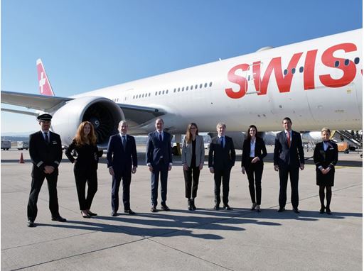 SWISS wird als weltweit erste Fluggesellschaft Solartreibstoff von Synhelion nutzen