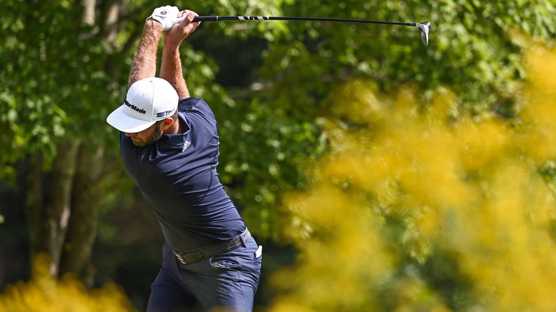 Dustin Johnson Wins The Northern Trust With SIM Driver and TP5x Ball