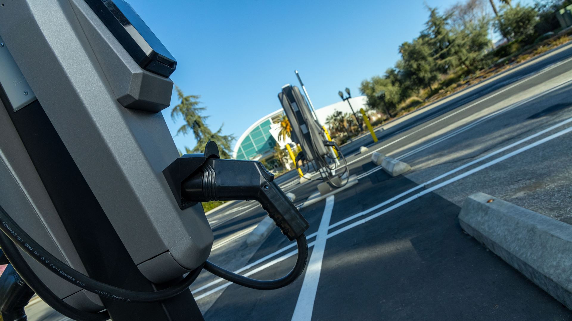 Charge Ready - Southern California Edison Launches U.S. Program to Install 38,000 EV Chargers