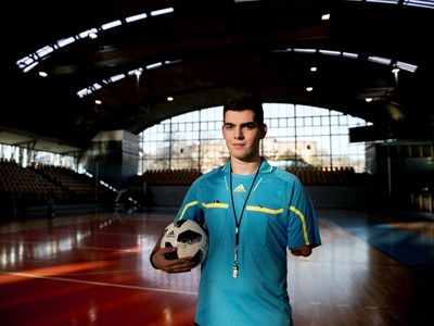 I Lost my Arm, and I am Still Part of Football