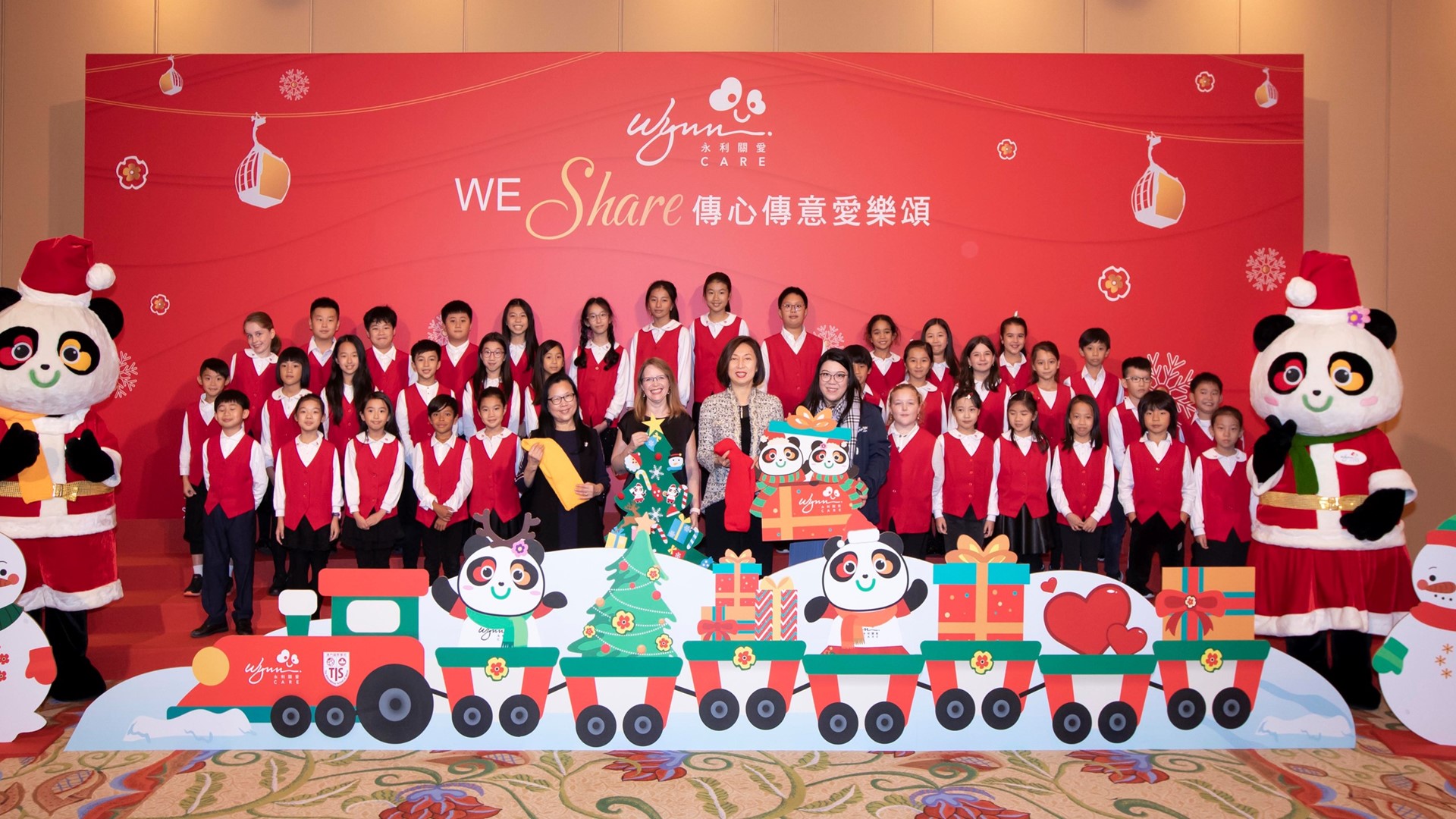 Wynn presents Christmas trees handmade by The International School of Macau (TIS) Crescendo Choir to the Concordia