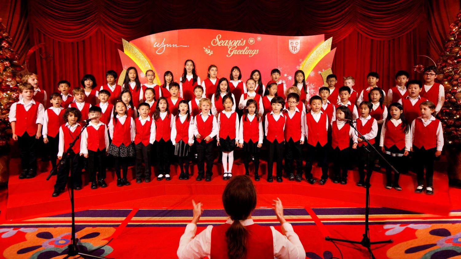 國際學校兒童合唱團為永利澳門的節日歡慶拉開序幕