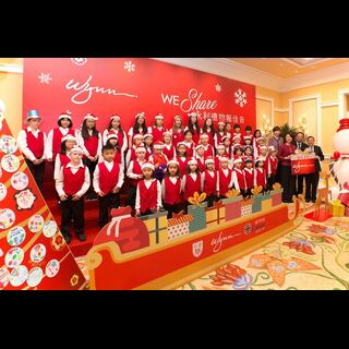 Wynn presents Christmas gifts and handmade greeting cards to Caritas Macau