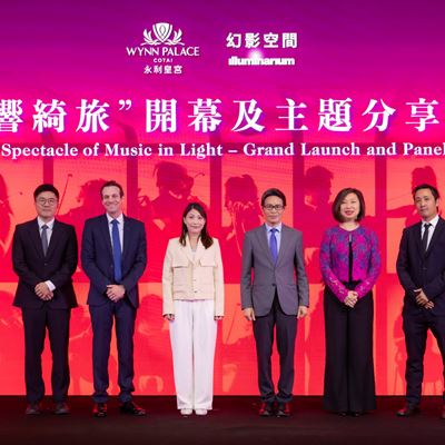Distinguished guests attended at the unveiling of "MUSIC IN LIGHT", including Mr. Cheng Wai Tong, Deputy Director of the