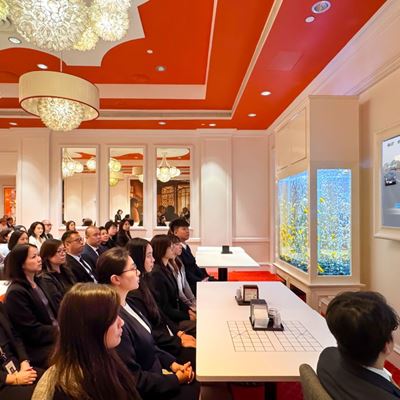 Wynn organizes team members to watch live broadcast of China s Victory Day Commemoration held at Tiananmen Square in Bei