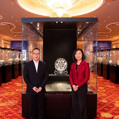 Master Chang s work Peace Dove gifted to Wynn as part of the company s permanent collection