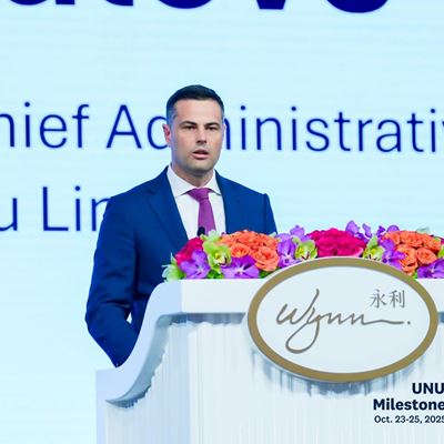 Wynn s representative Mr Craig Fullalove congratulated the UN on its 80th anniversary and the UNU on its 50th anniver