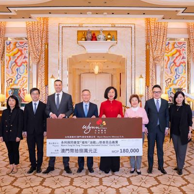 Wynn donates MOP 180 000 from the proceeds of the Prosperity Marinated Chicken a charity dish jointly created with Tu