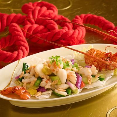 Chef Tam s Seasons the two Michelin starred Cantonese restaurant at Wynn Palace will prepare a Wok fried lobster