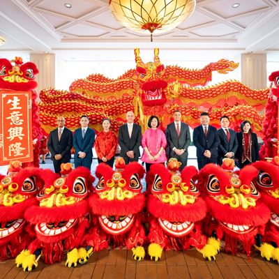 永利管理層團隊於大年初七於永利澳門主持金龍醒獅賀歲活動及鴻運炮竹賀新春慶典