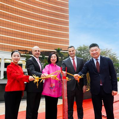 永利管理層團隊於大年初七於永利澳門主持金龍醒獅賀歲活動及鴻運炮竹賀新春慶典