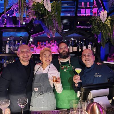 Executive Chef Tam Kwok Fung of Chef Tam s Seasons and Mark Lloyd Director of Bars at Wynn Macau and Wynn Palace