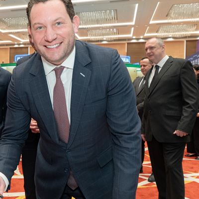 Wynn Macau Limited organized a visit to the National Security Education Exhibition for over 50 senior management membe