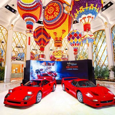 Ferrari F40 left Ferrari F50 right