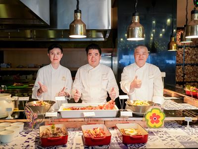The team of chefs from Wynn presents the best of Macanese cuisine in Qingdao
