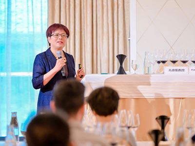 Wine academic Professor Ma Huiqin educated diners with a masterclass on the premium wines produced in the Shandong re