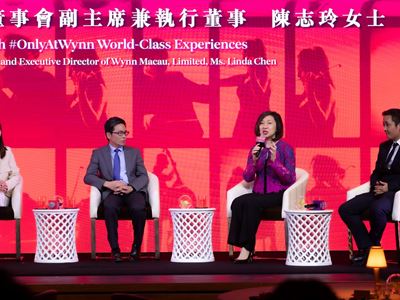Ms. Linda Chen, President, Vice Chairman and Executive Director of Wynn Macau, Limited, (second from right) joined the p