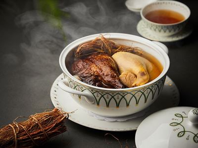 Double-boiled Jinling Style Duck Soup with Hairy Fig Root