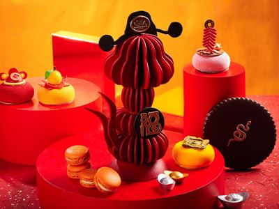 Clever festive dessert creations are available at Lakeside Trattoria (Wynn Macau),  Sweets (Wynn Palace) and Buns & Bubb