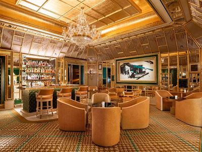 Wing Lei Bar