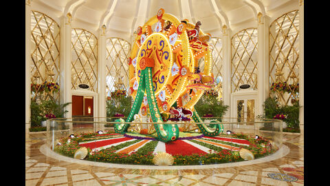 ferris-wheel-floral-sculpture