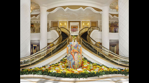 EBH - Art - Amphora VI - Roger Davies