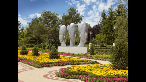 EBH - Art - Plensa Trio - Roger Davies