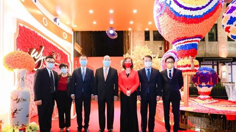 Government Delegates visit the Wynn booth at the "Macao Week in Shanghai" mega roadshow