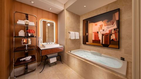 Wynn Tower Suites Executive Bathroom