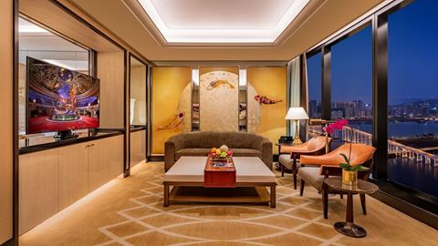 Encore Deluxe Suite Living Room by Lyiso