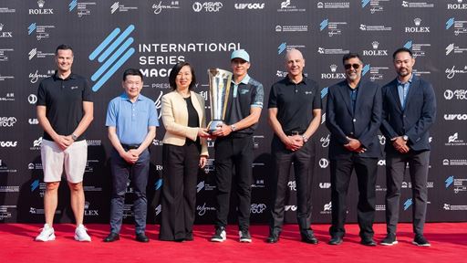 Honorable guests attended the champion trophy presentation at Macau Golf and Country Club