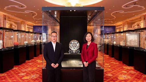 xMaster Chang s work Peace Dove is donated to Wynn for permanent collection