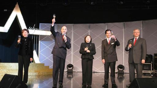 Wynn Macau Employees Share Their Talents At Annual Party Steve Wynn Thanks Staff For Outstanding Performance