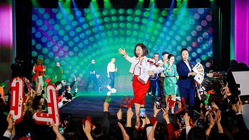 Wynn Uniform Fashion Show was organized at the Gratitude Festival in which executives present a professional team imag