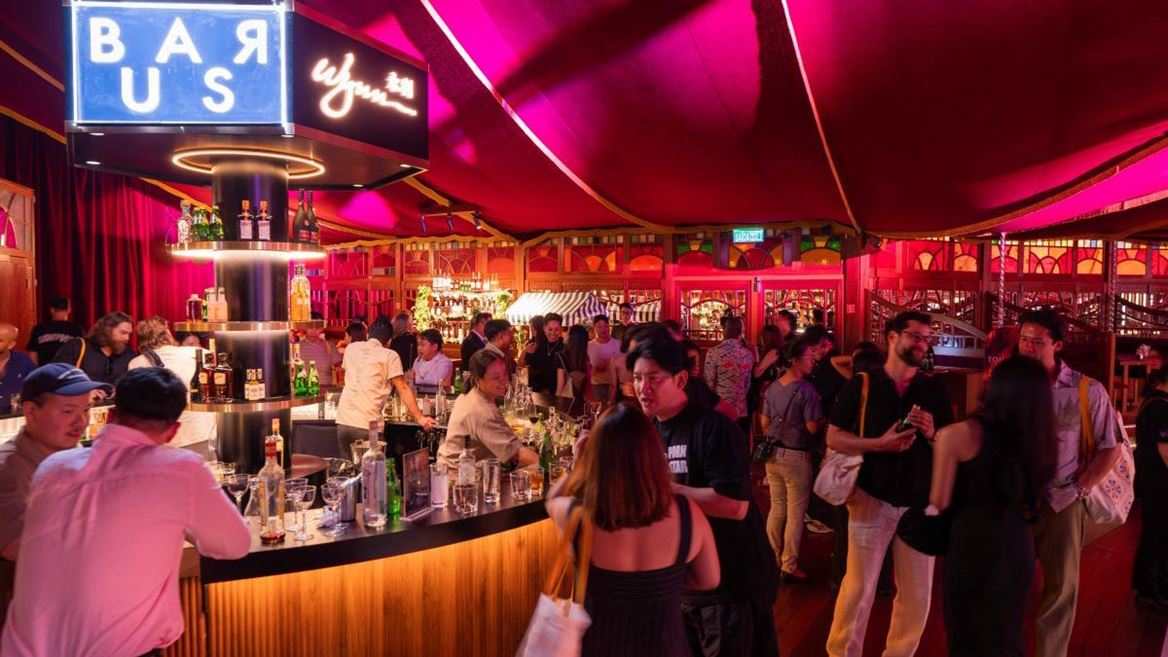 Wing Lei Bar Tell Camellia and Bar US served signature cocktails at this year s Bartenders Feast held at the elegant