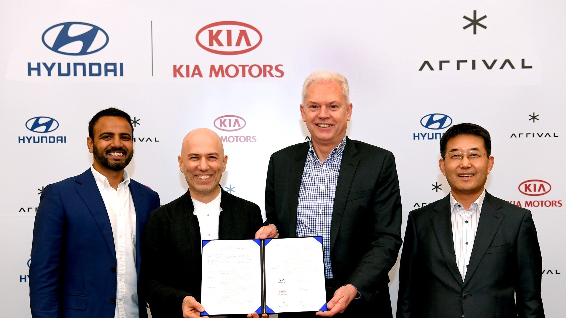 Hyundai and Kia Make Strategic Investment in Arrival signing ceremony