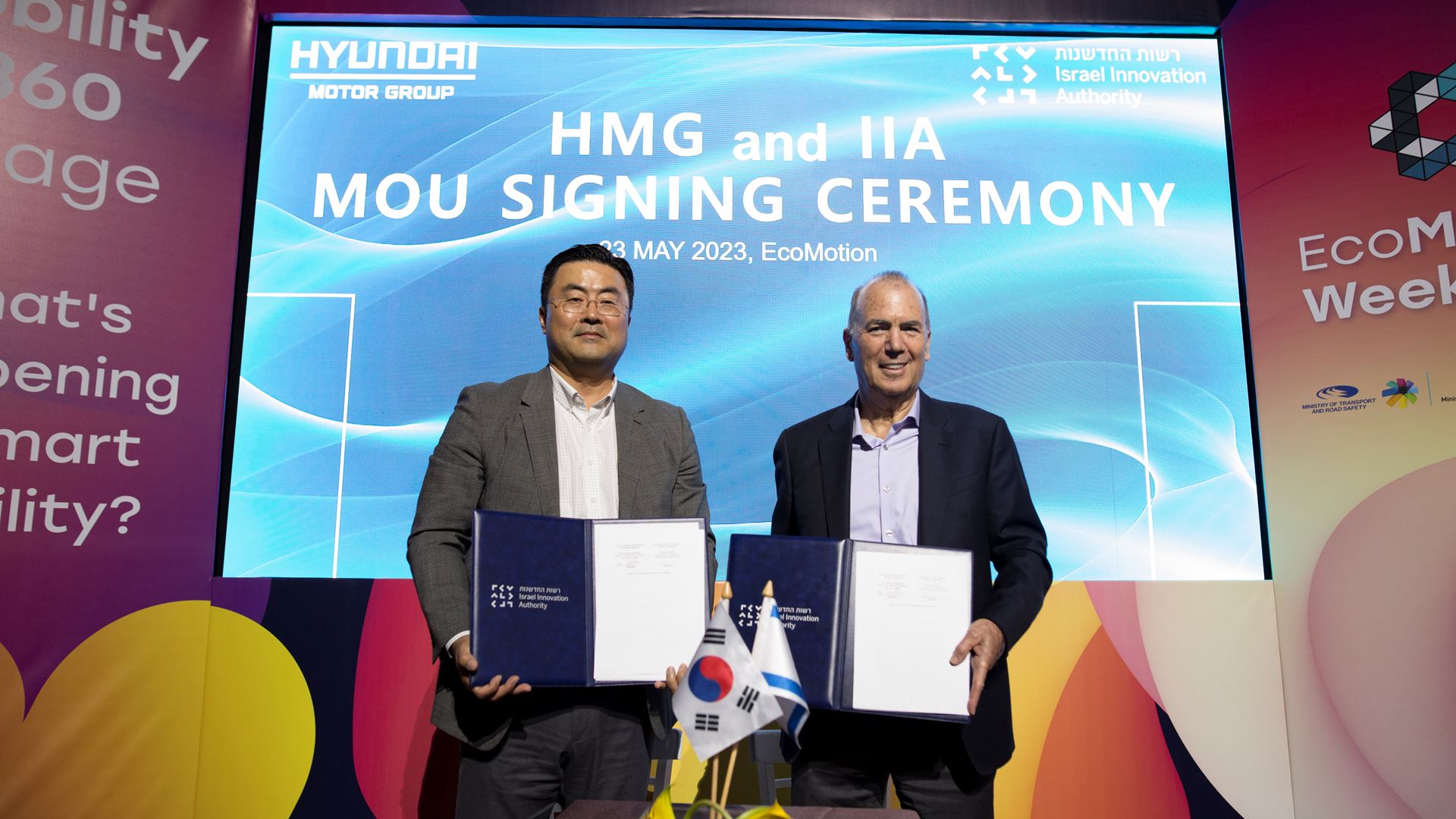 MoU Ceremony From left Heung soo Kim Executive Vice President and Head of the Global Strategy Office at Hyundai Mot