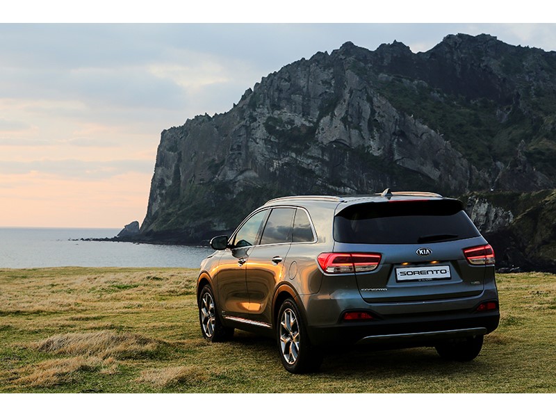 Kia Sorento (static 2)