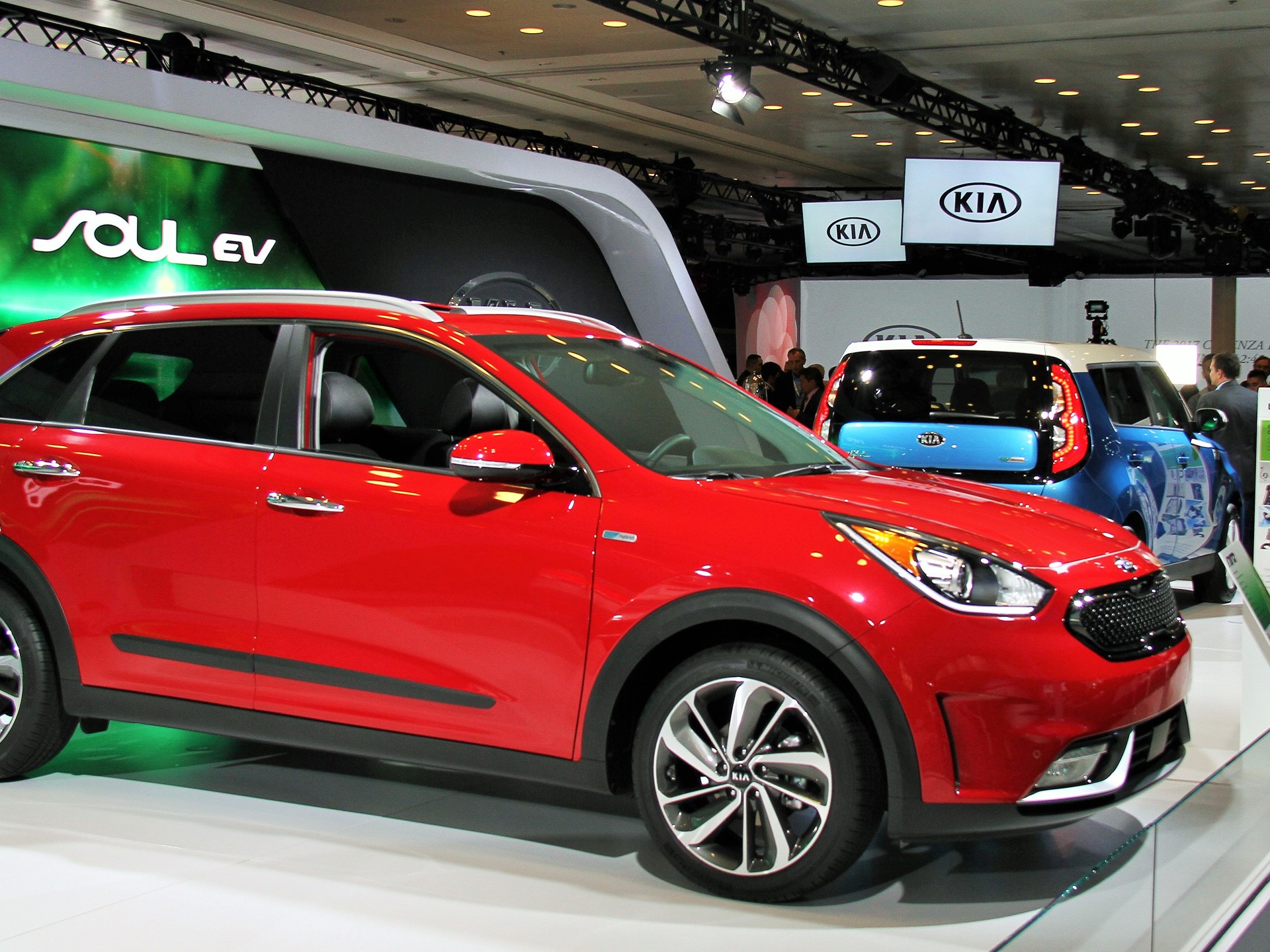 2016 NY Auto Show CADENZA PRESS EVENT