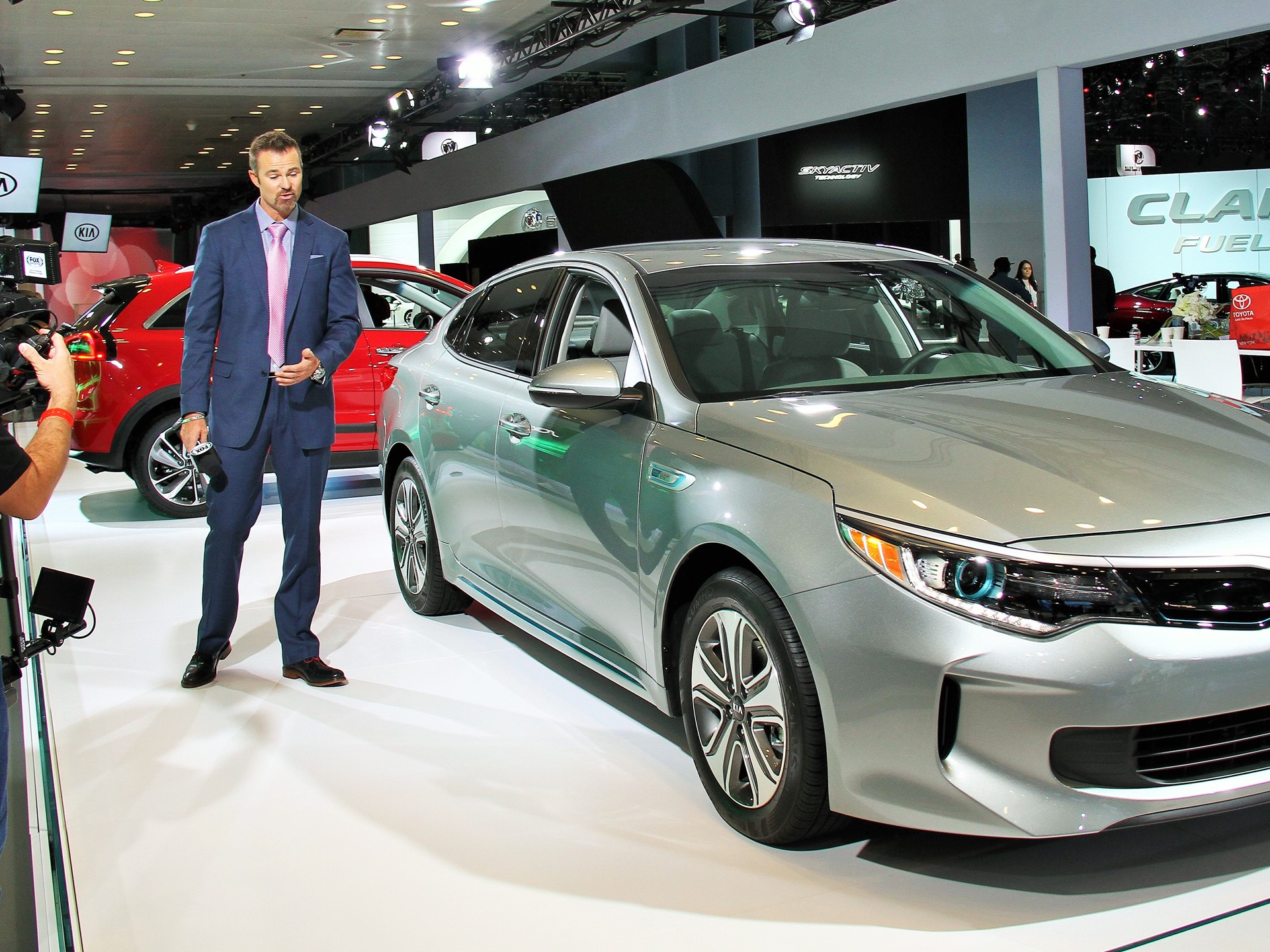 2016 NY Auto Show CADENZA PRESS EVENT