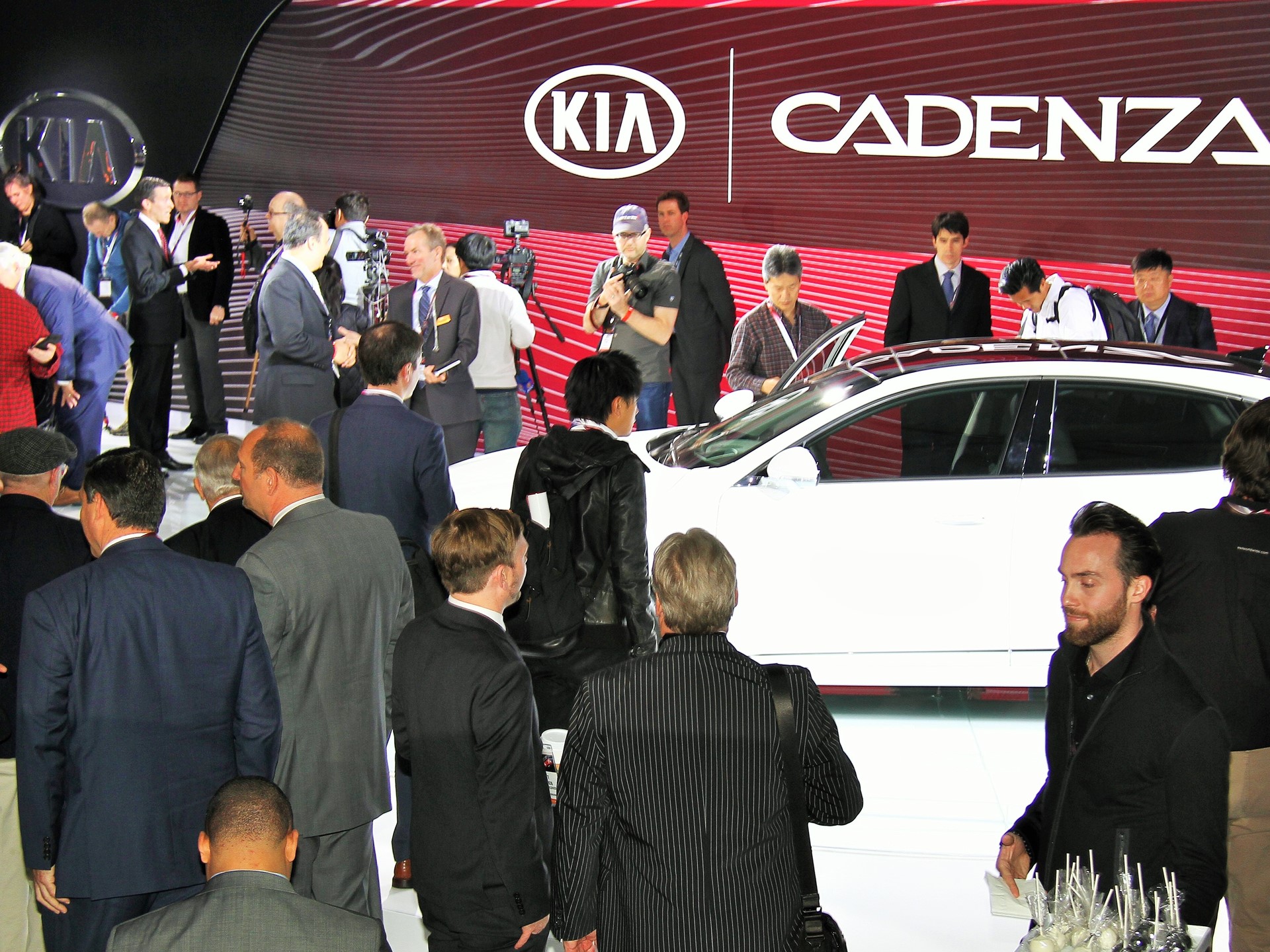 2016 NY Auto Show CADENZA PRESS EVENT
