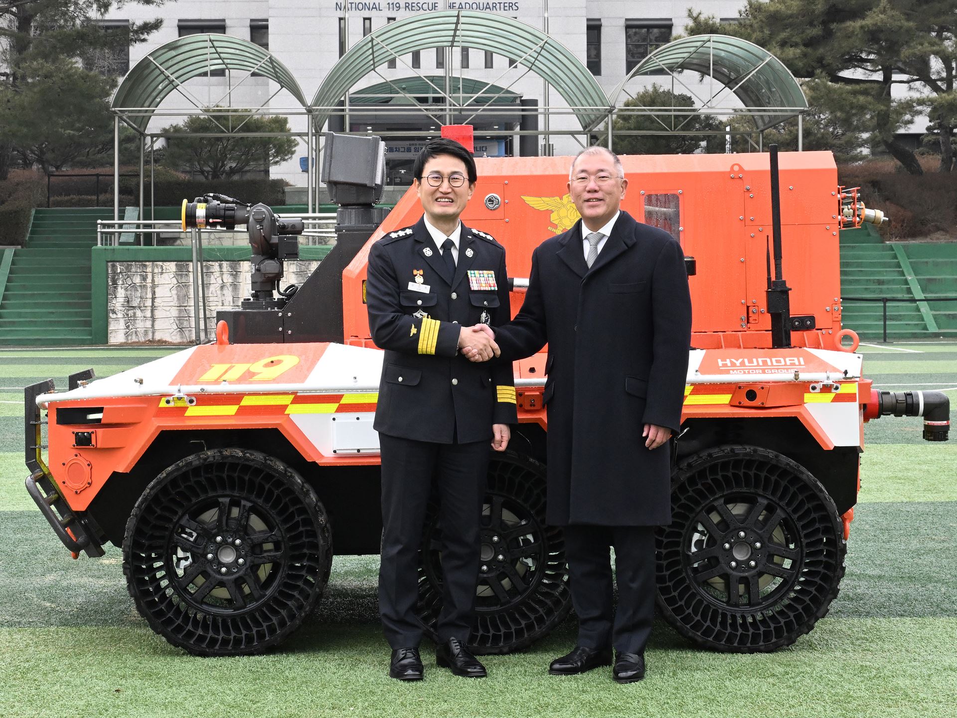 Hyundai Motor Group Donates Unmanned Firefighting Robots to Korea National Fire Agency for Safeguarding Firefighters