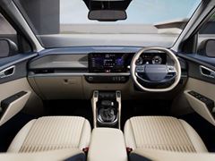 Kia Carens Clavis interior