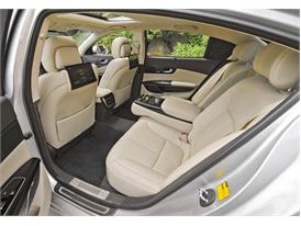 Kia Quoris Rear Entertainment