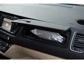 Kia Grand Carnival Interior 34