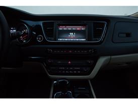 Kia Grand Carnival Interior 43