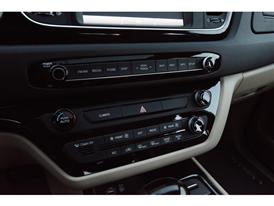 Kia Grand Carnival Interior 51